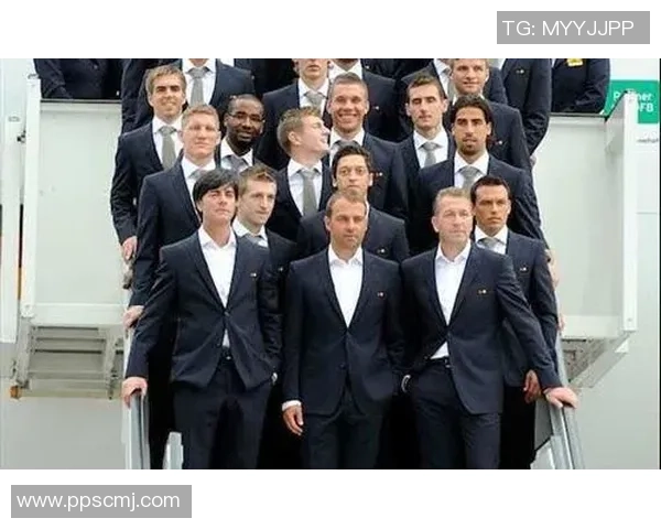 如何绘制帅气足球明星的生动形象与细节技巧分享 如何绘制帅气足球明星的生动形象与细节技巧分享