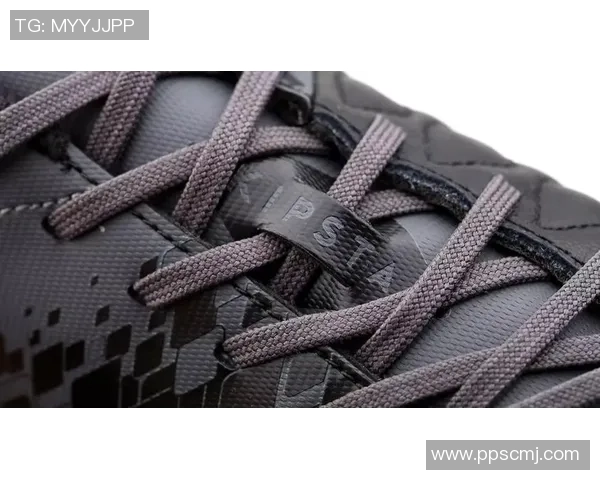 足球明星亲自制作个性化鞋垫视频揭秘运动员的独特风格与舒适体验 足球明星亲自制作个性化鞋垫视频揭秘运动员的独特风格与舒适体验